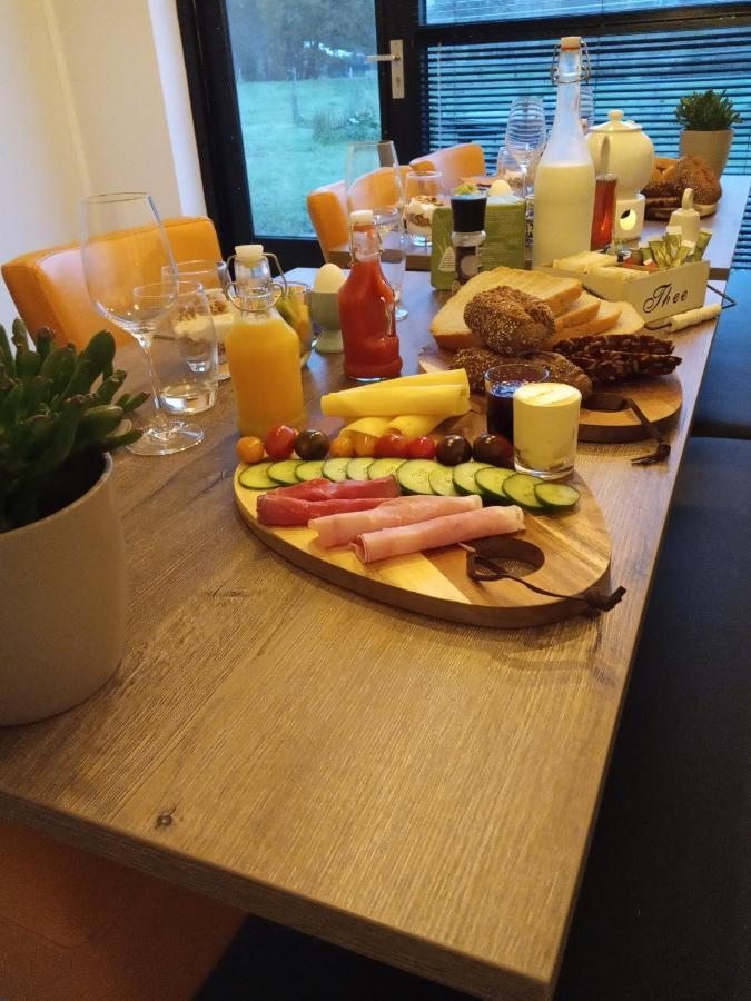 Bij Maus Bed & Breakfast Opeinde Eksteriør bilde