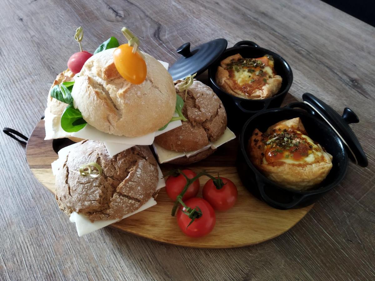 Bij Maus Bed & Breakfast Opeinde Eksteriør bilde